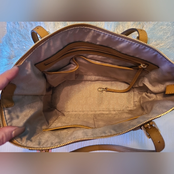 NWOT MICHAEL KORS Jet Set East West Tote - Picture 9 of 11